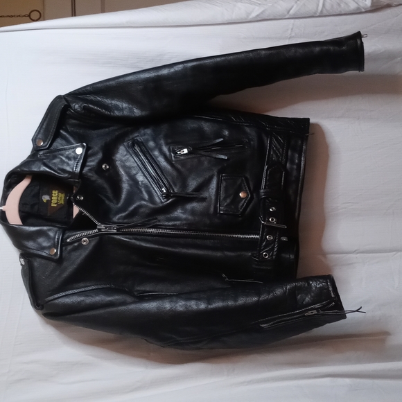 Leather jacket - Picture 2 of 3